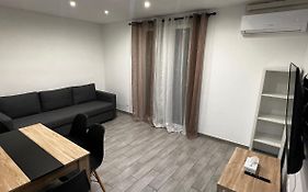 Superbe T3 Climatise Avec Balcon Parking Public Gratuit